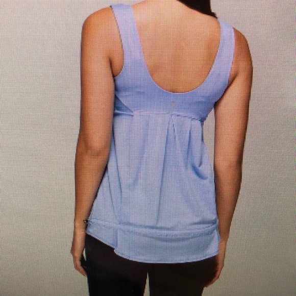 Lululemon elevate tank size 8 - Picture 7 of 7